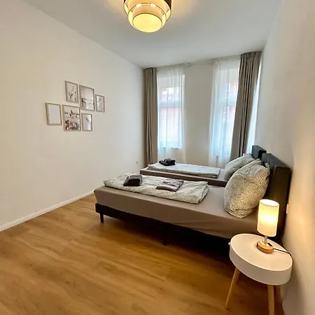 Korniapartment Zentrum 2 Schlafzimmer Stellplatz アパート *