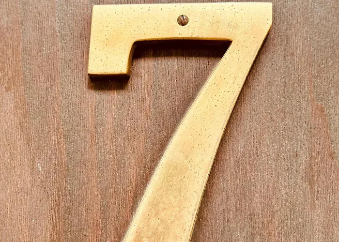 Korniapartment Zentrum 2 Schlafzimmer Stellplatz דירה *